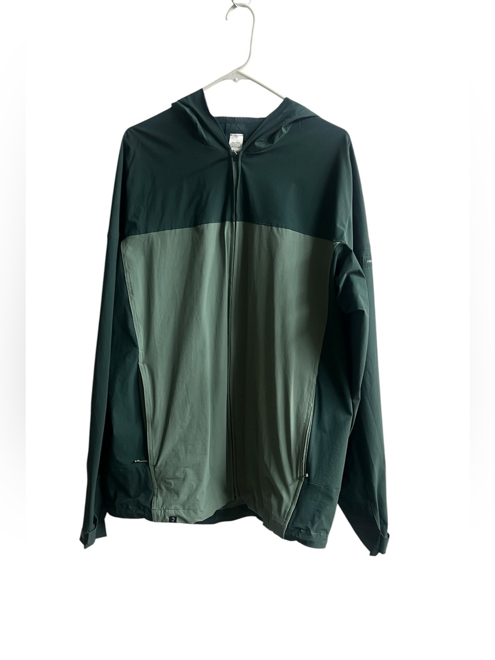Decathlon men’s 2XL Forclaz Tropic 500 green jacket